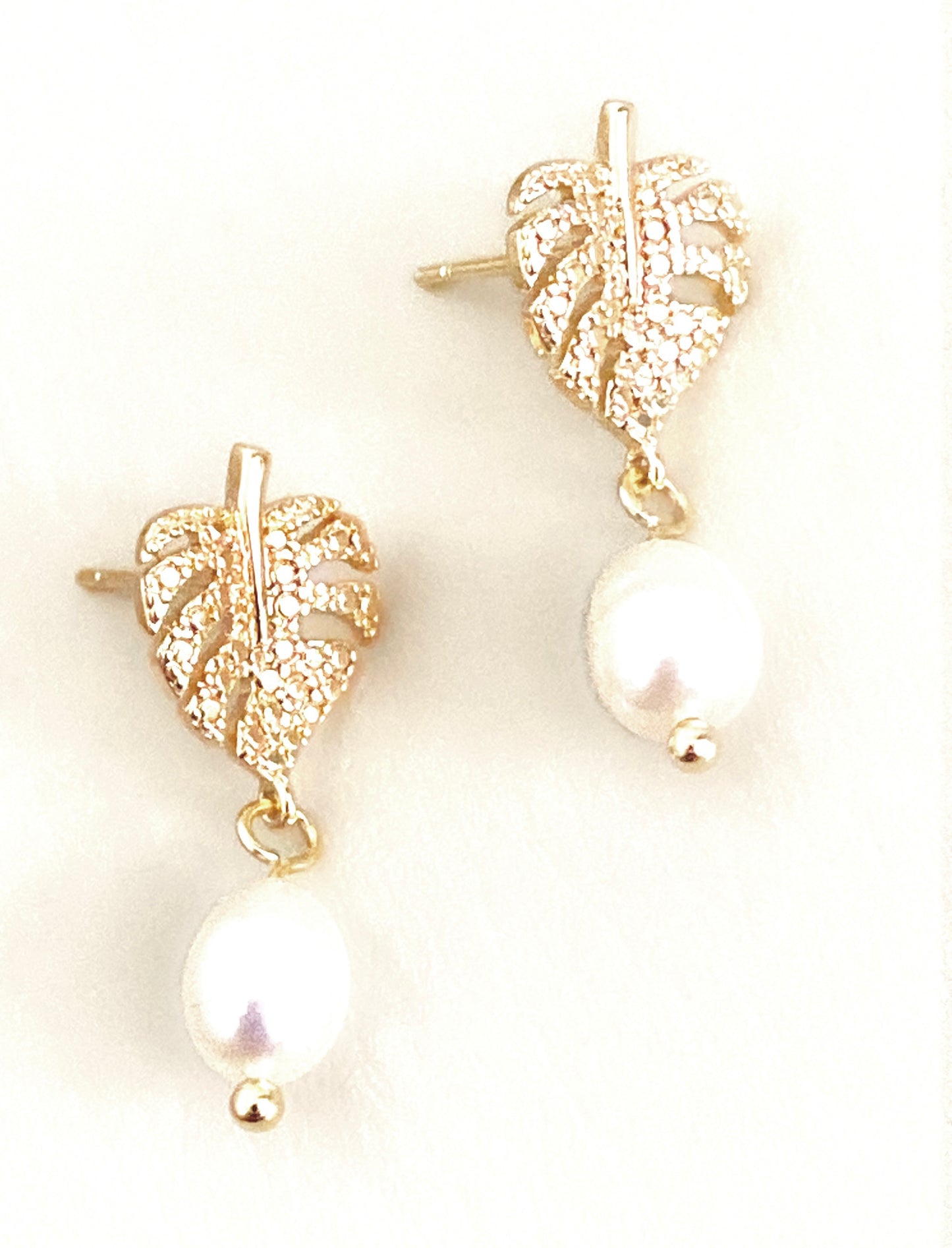 Golden Dew-Pearl Stud Earring