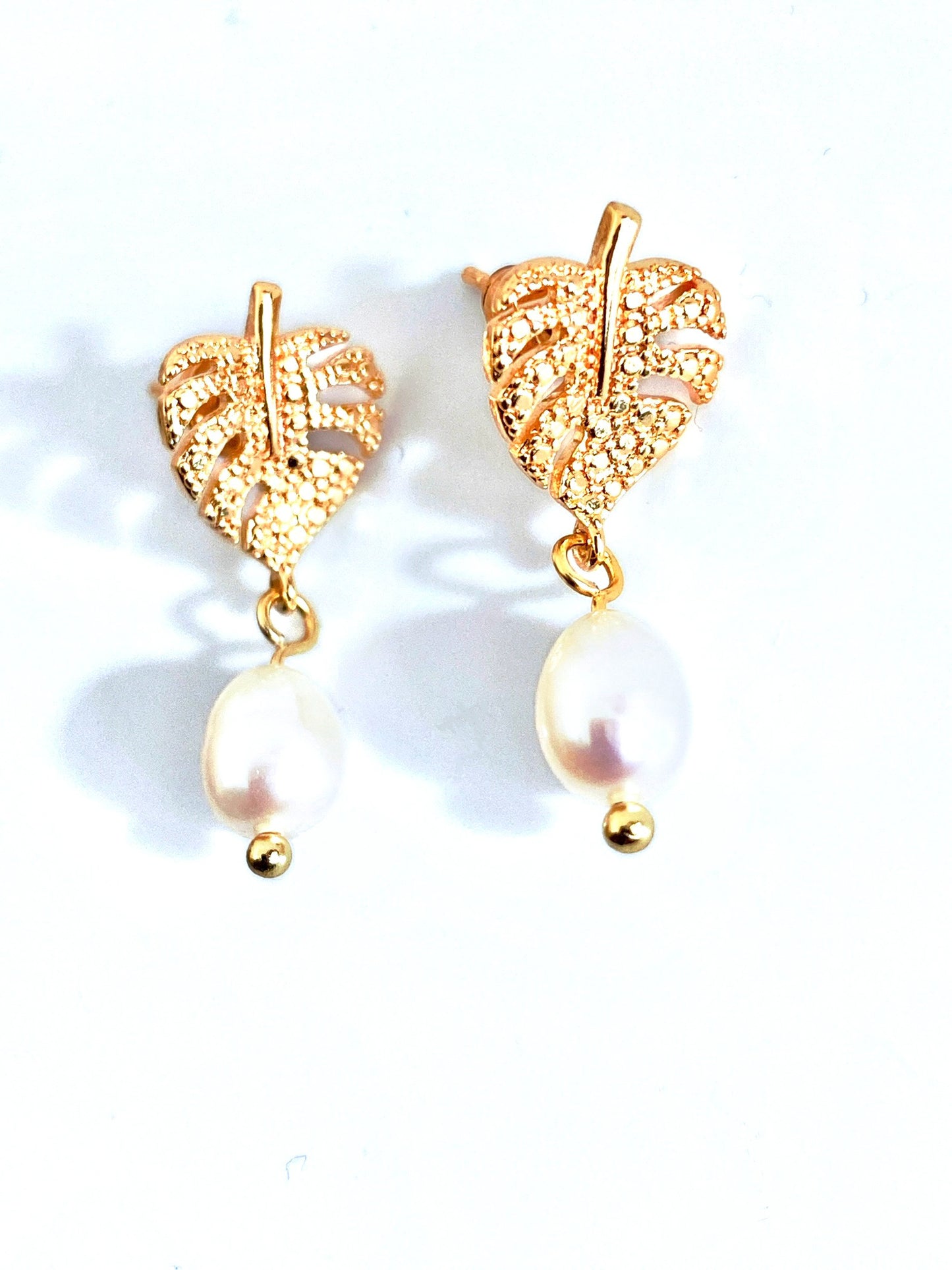 Golden Dew-Pearl Stud Earring
