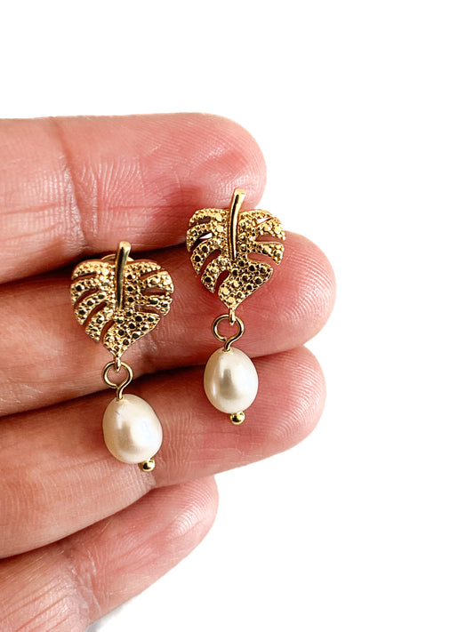 Golden Dew-Pearl Stud Earring