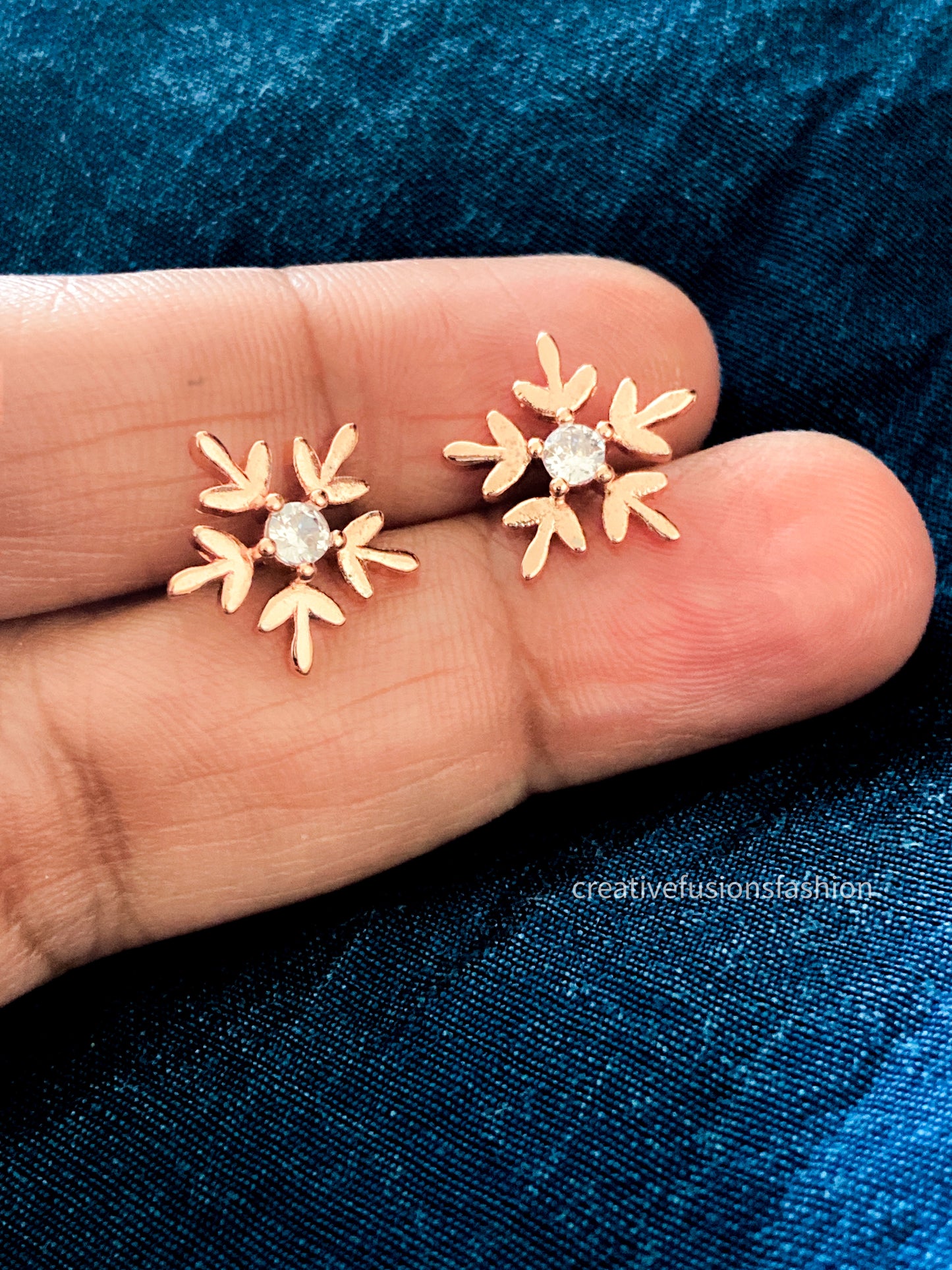 Snowflake Ear stud - Sterling Silver