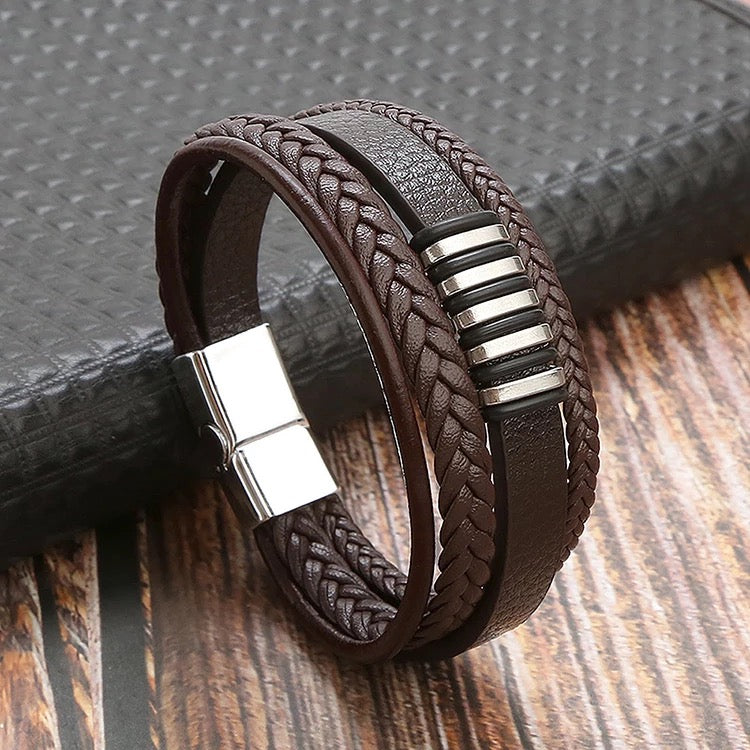 Hand braided leather bracelet for men.