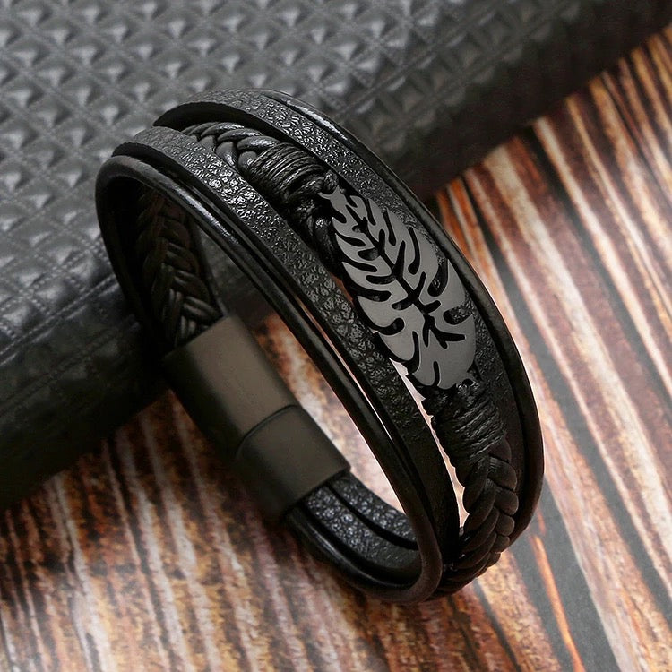 Hand braided leather bracelet for men.