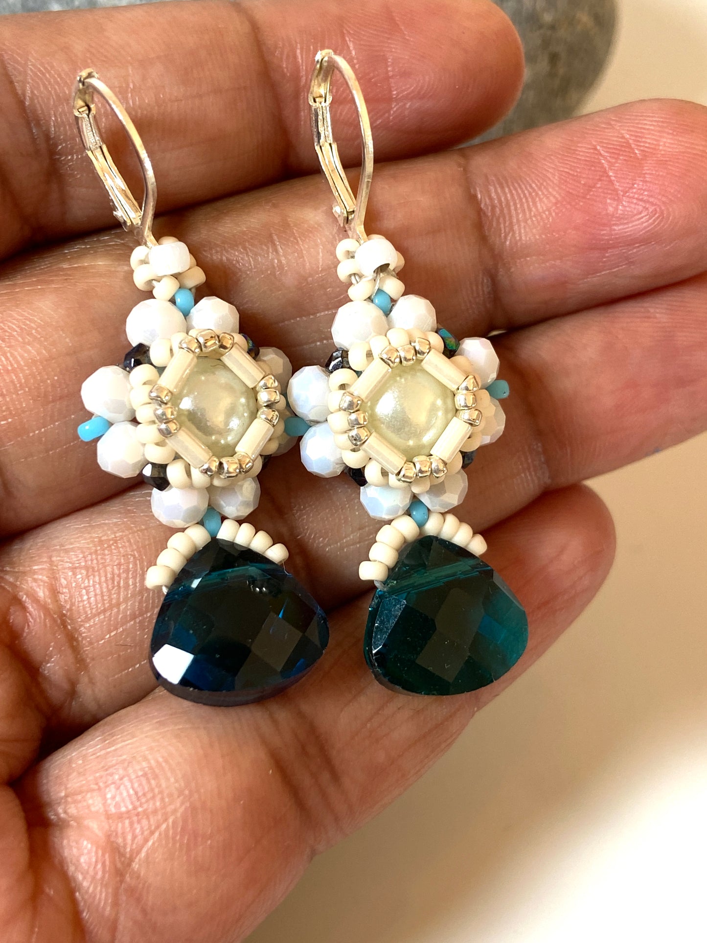 Crystal flower earring