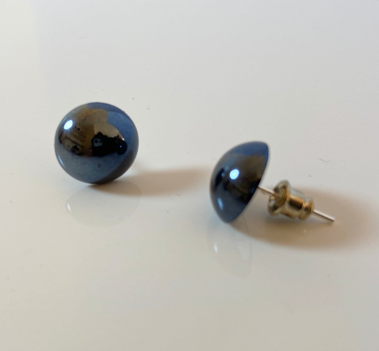 Pearl glass ear stud big size