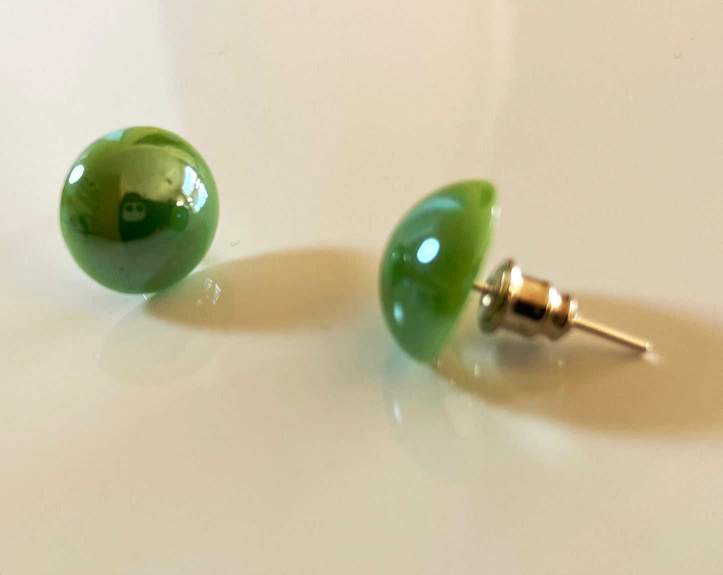Pearl glass ear stud big size