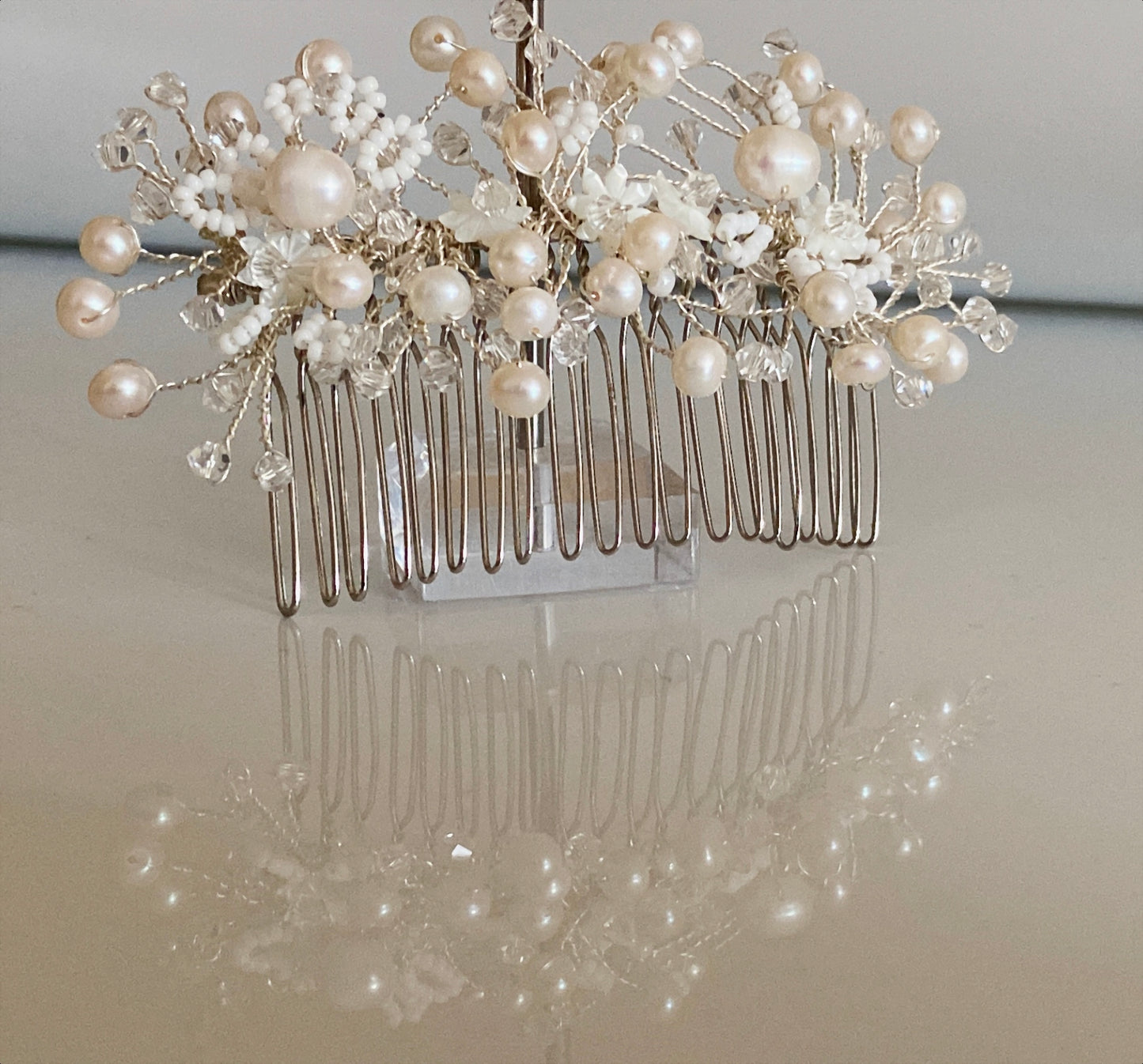 Pearl hair pin