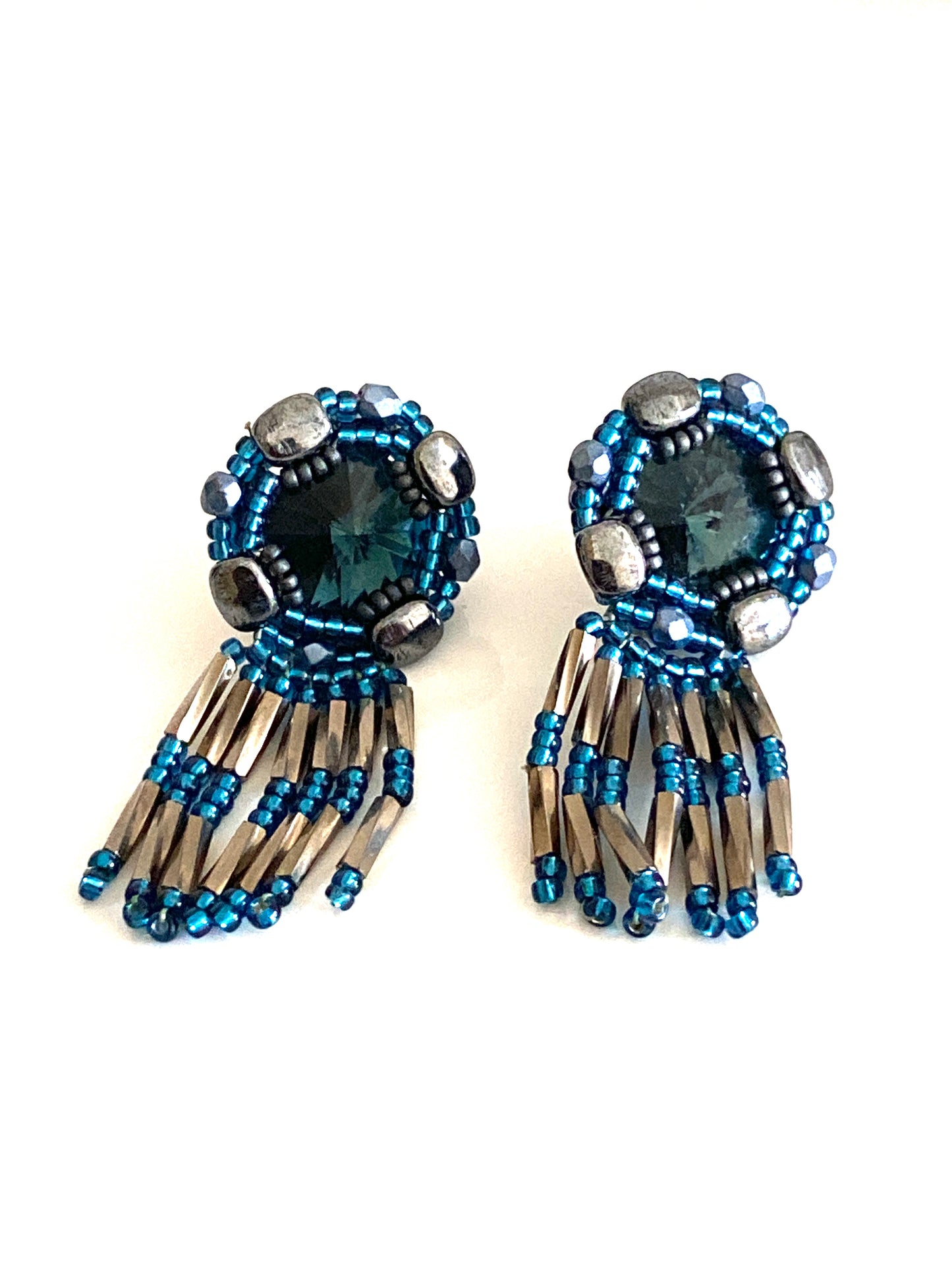 Blue zircon ear stud