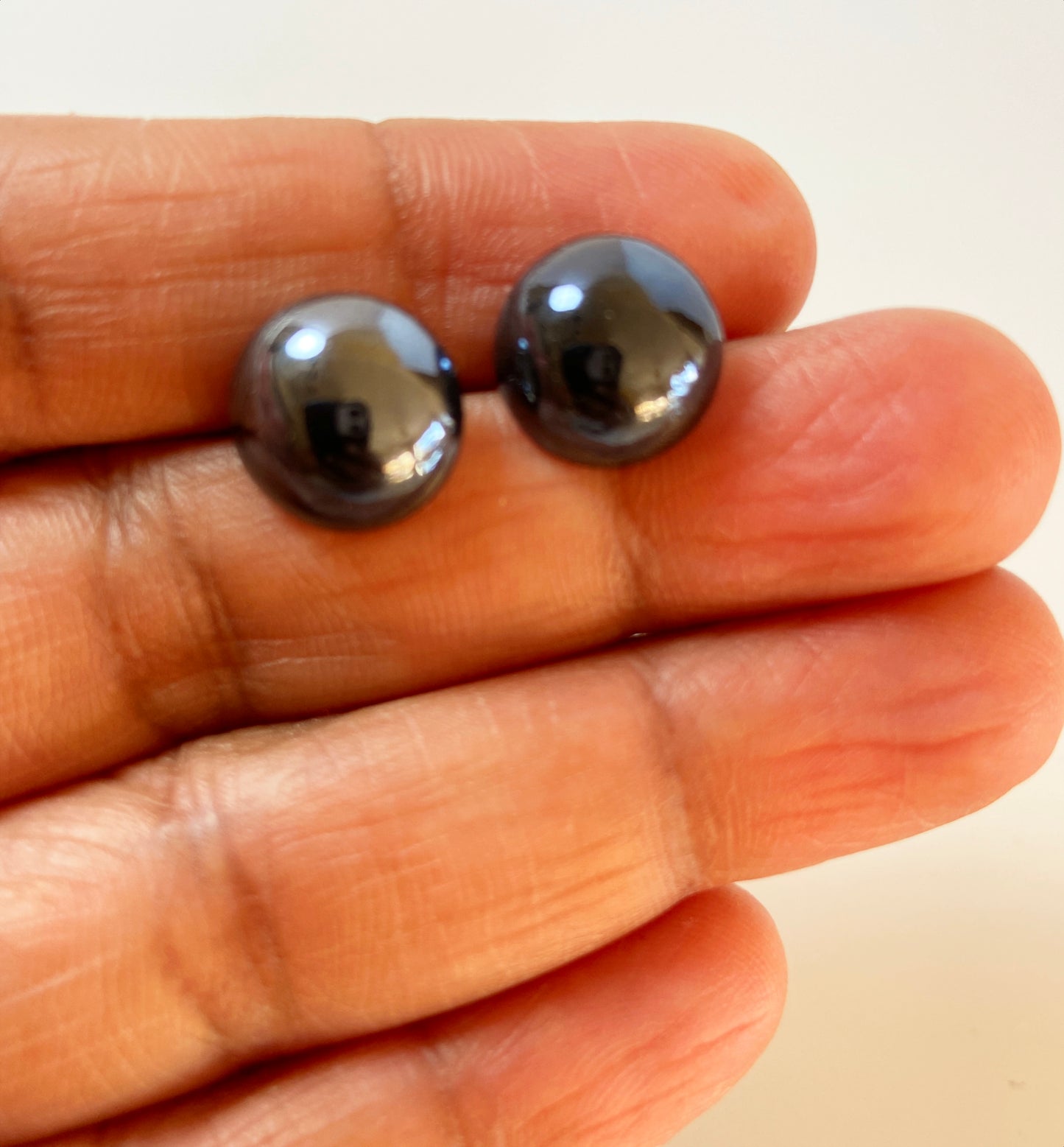 Pearl glass ear stud big size