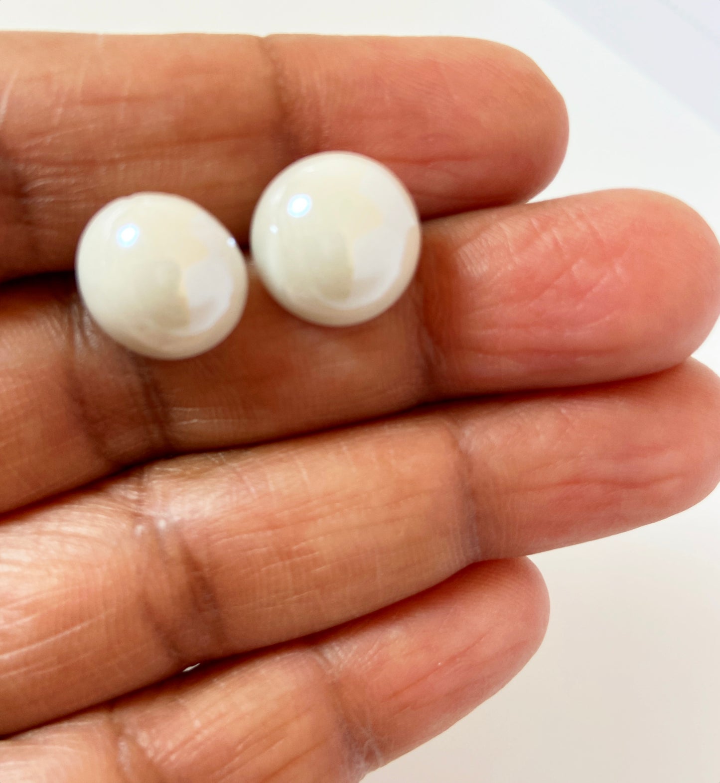 Pearl glass ear stud big size