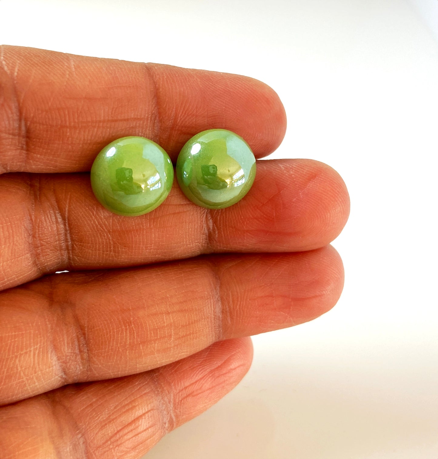 Pearl glass ear stud big size