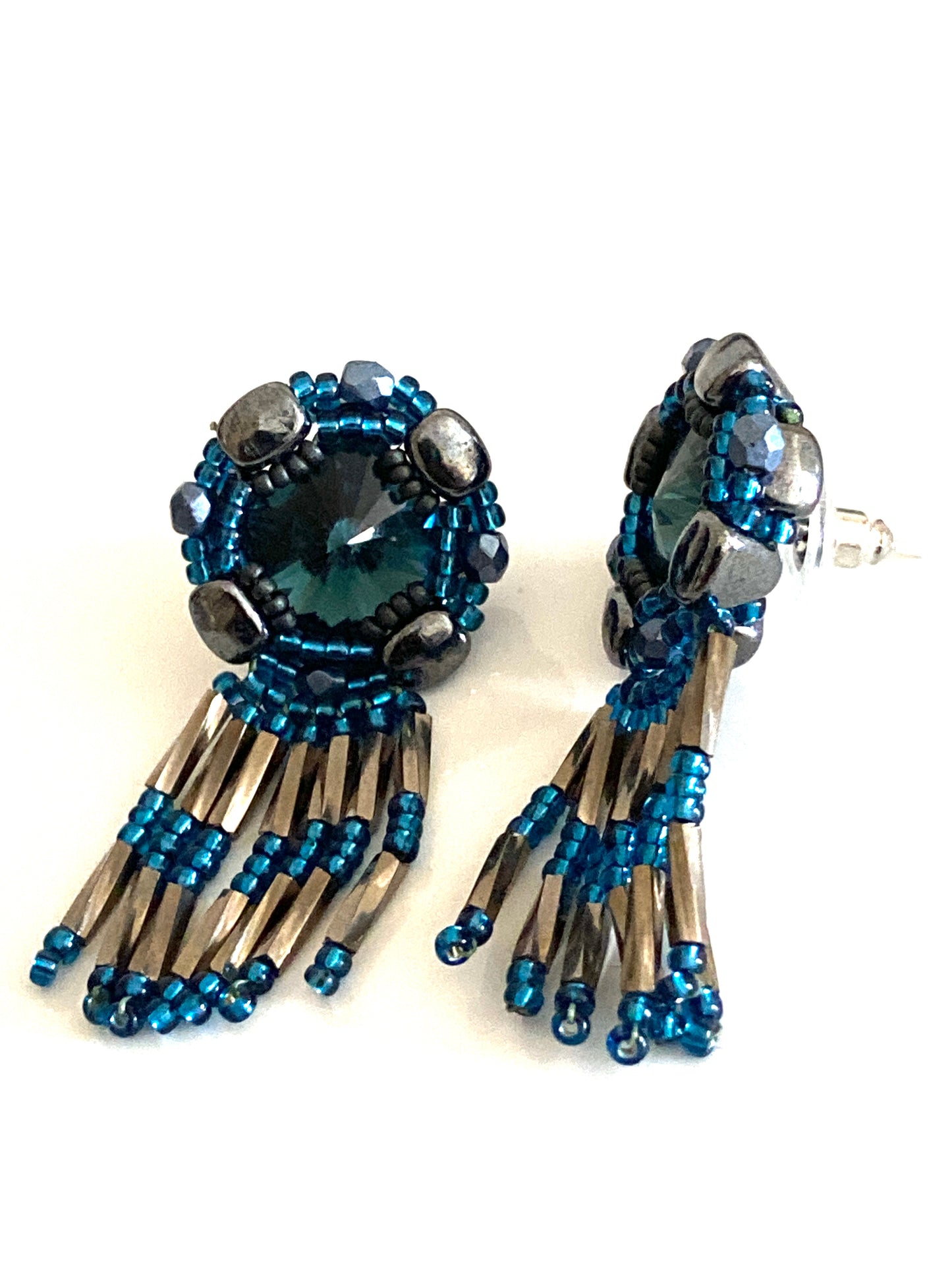 Blue zircon ear stud