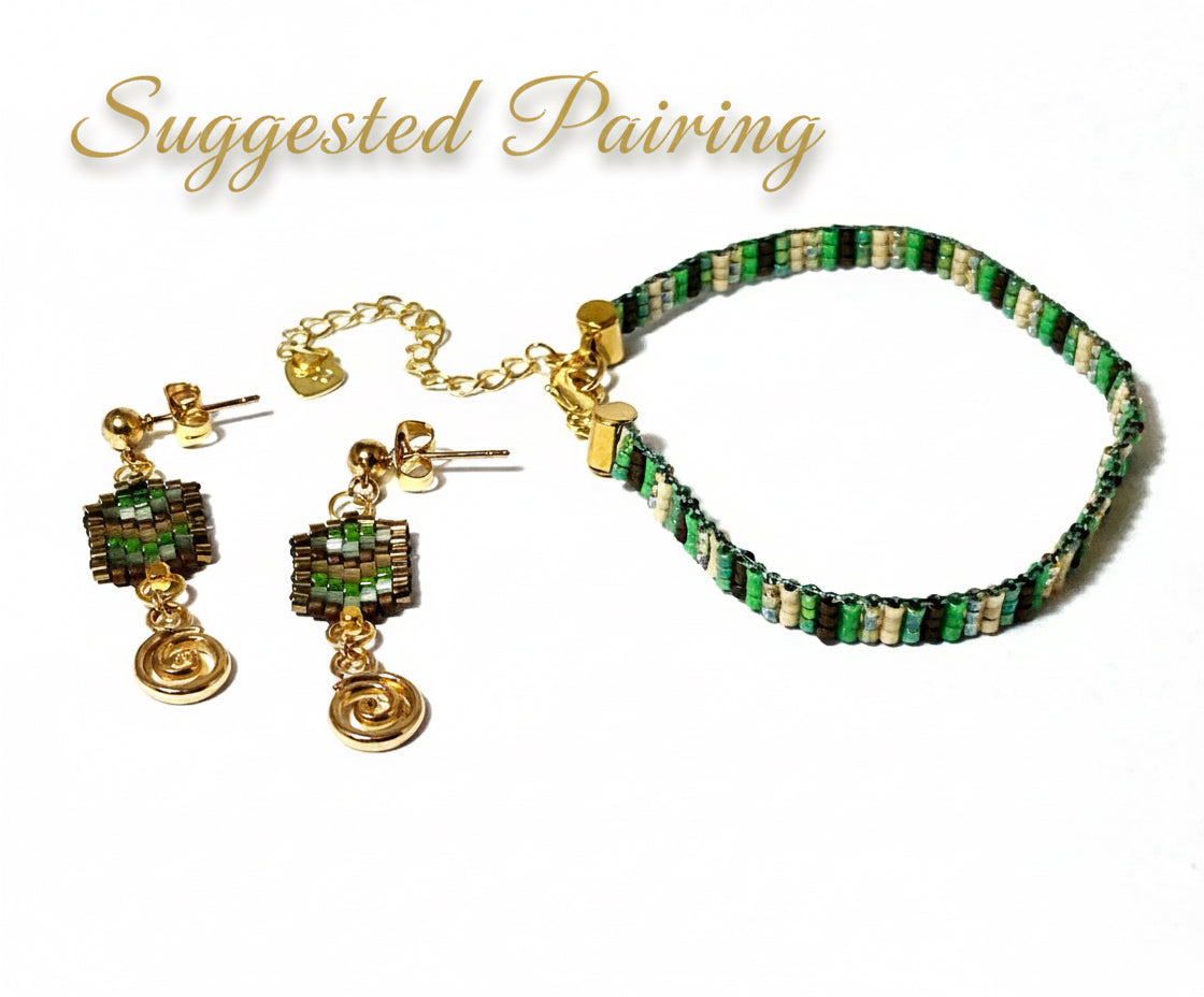 Handwoven Peyote Bracelet with Miyuki Beads – Geometric Design, Adjustable, 18k Gold-Plated Brass