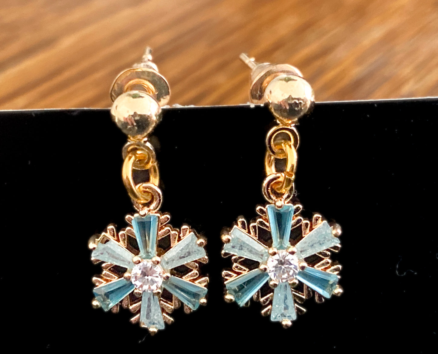 Sparkly snowflake earrings