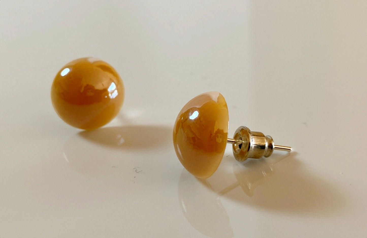 Pearl glass ear stud big size