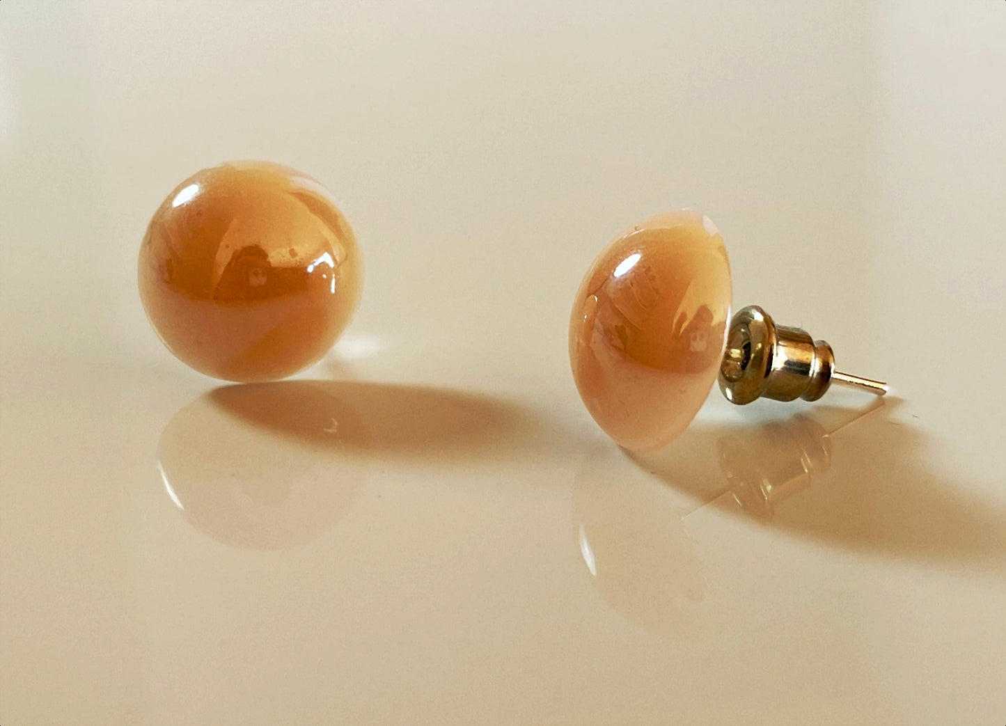 Pearl glass ear stud big size