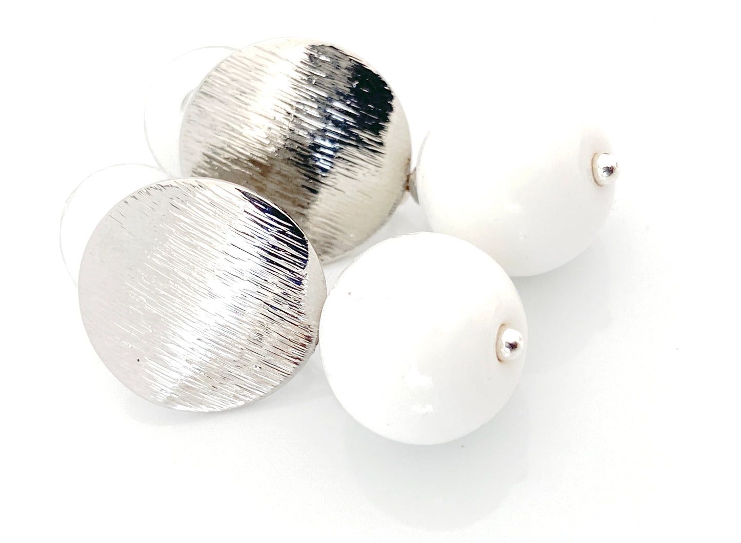 Round pearl drop earrings