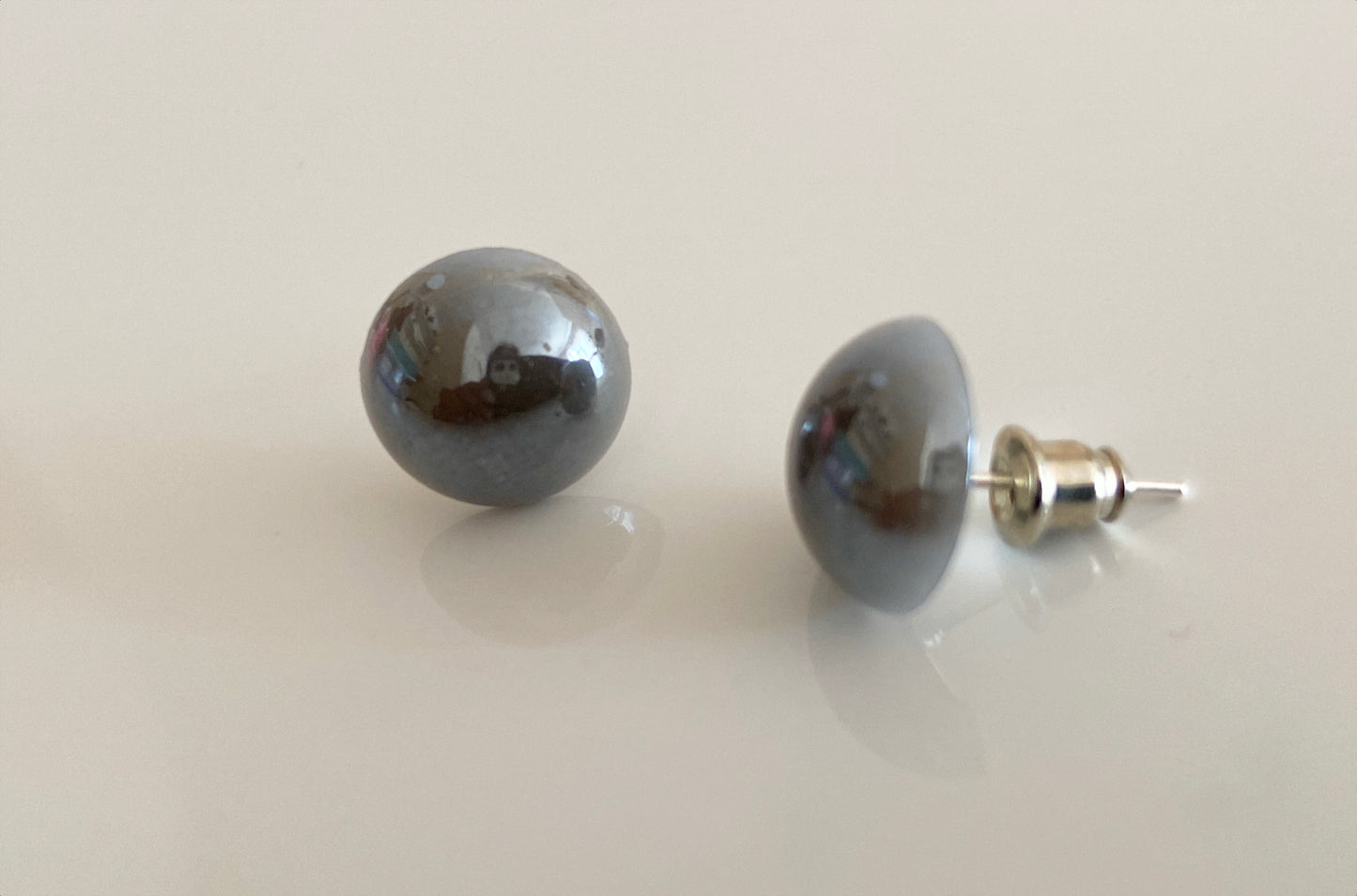 Pearl glass ear stud big size