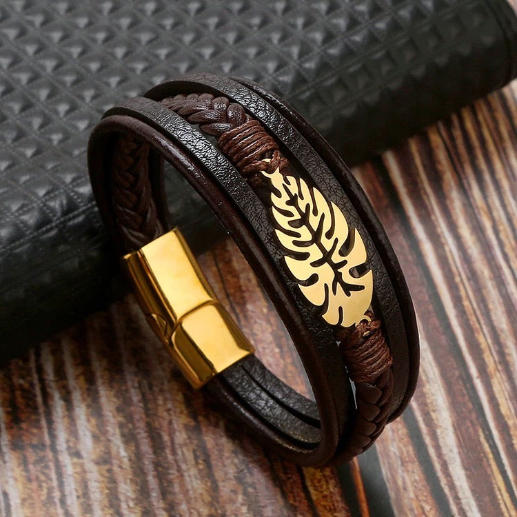 Hand braided leather bracelet for men.
