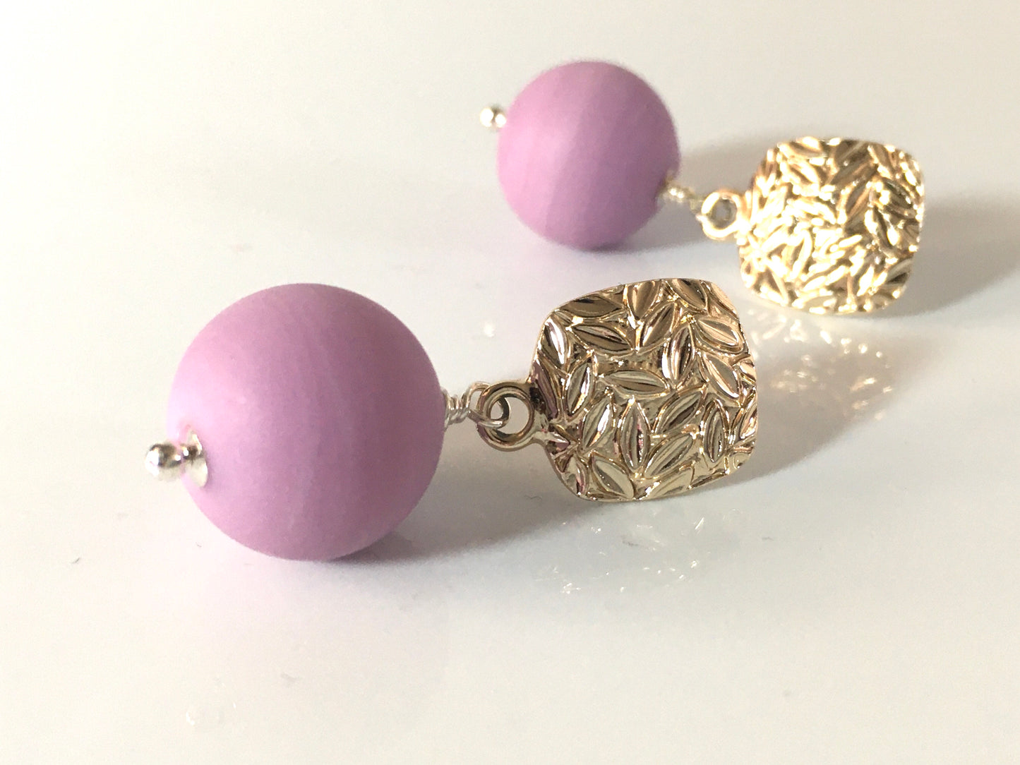 Lady lilac earring