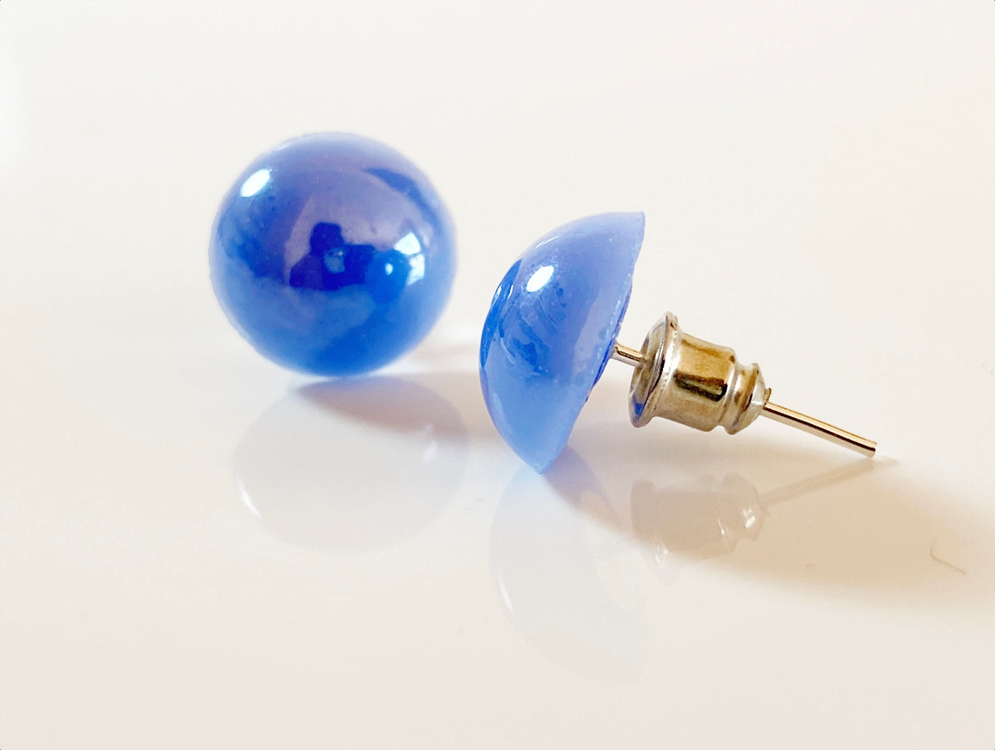 Pearl glass ear stud big size