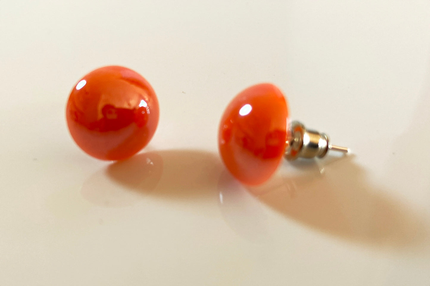 Pearl glass ear stud big size