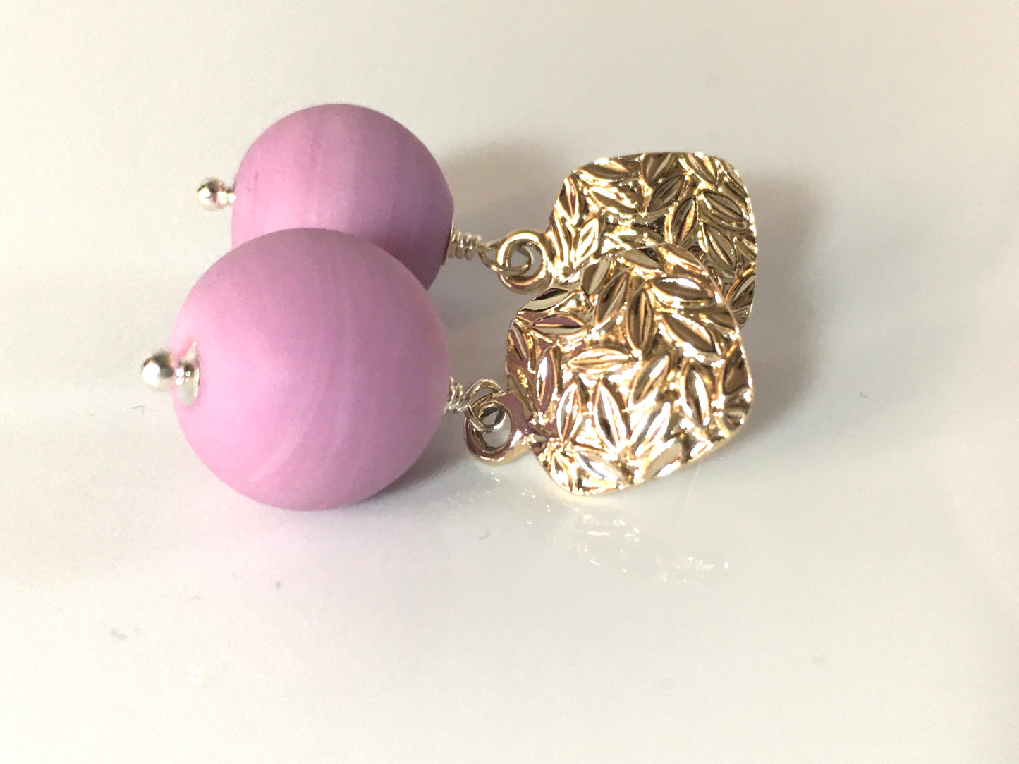 Lady lilac earring