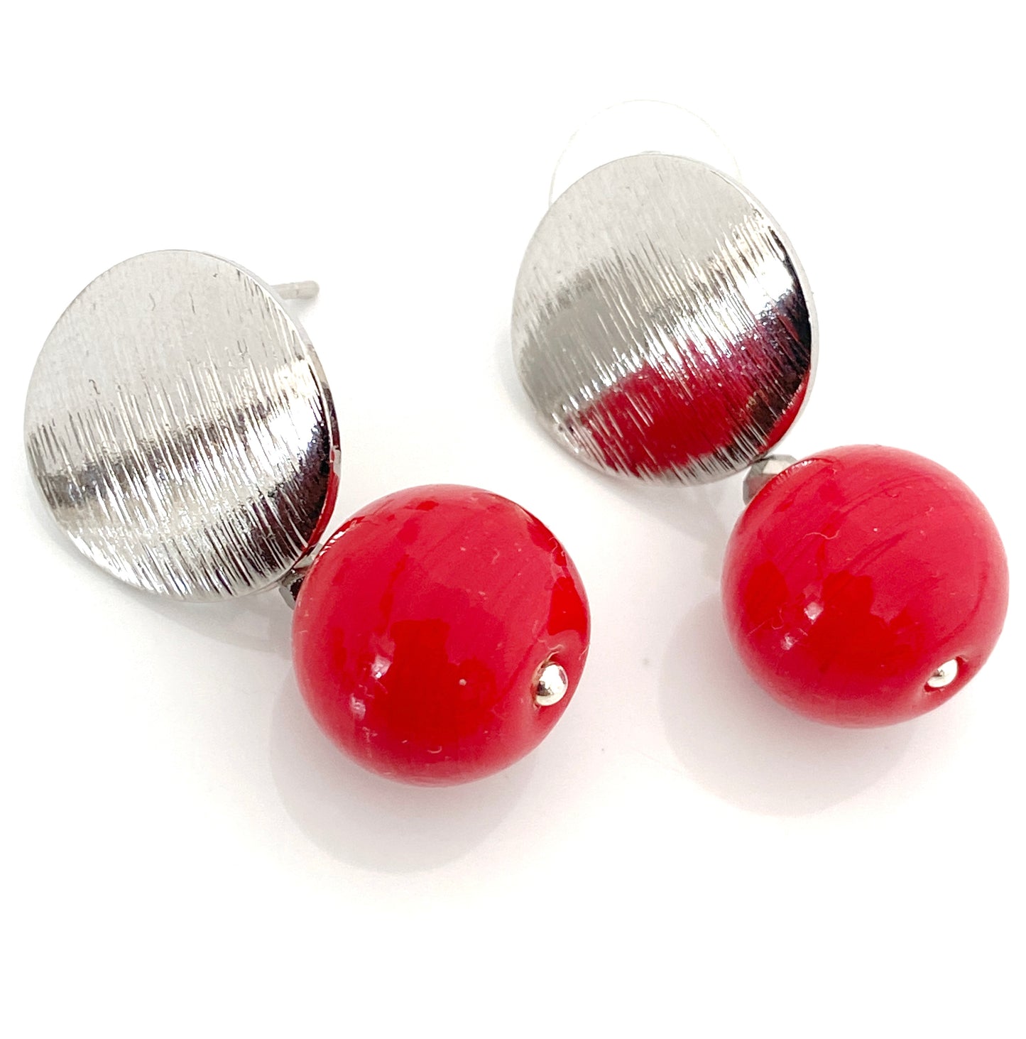 Round pearl drop earrings